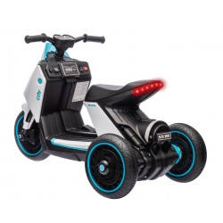 MILLY MALLY 5743 Pojazd na akumulator Skuter City White