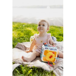 2111 ZABAWKA EDUKACYJNA - KOSTKA SENSORYCZNA (0556)