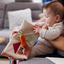 B.O.1684 Książeczka sensoryczna Rabbit Karo